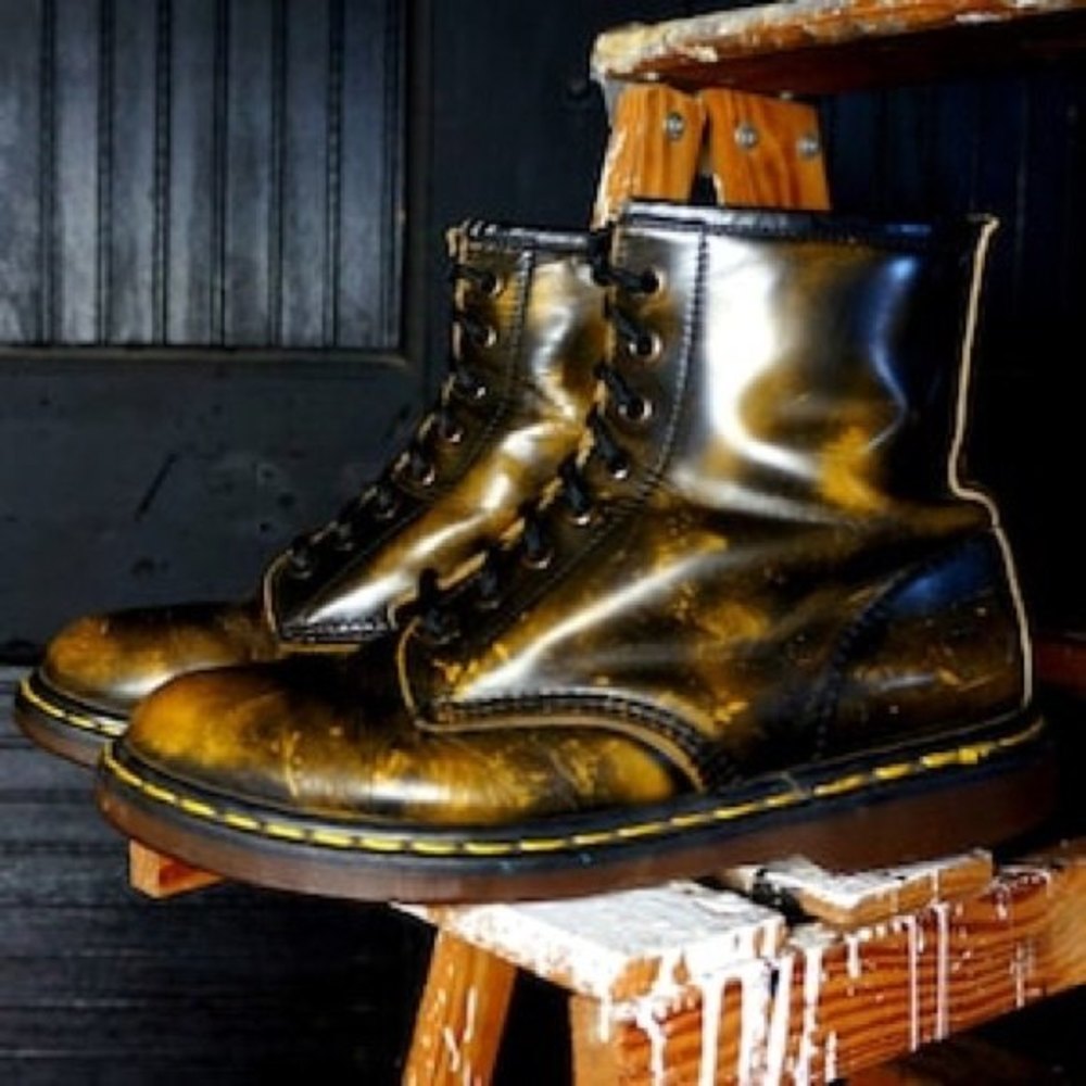 🌟 DR. MARTENS VINTAGE MADE IN ENGLAND 8 EYE BROWN RUB OFF COMBAT BOOTS 🌟